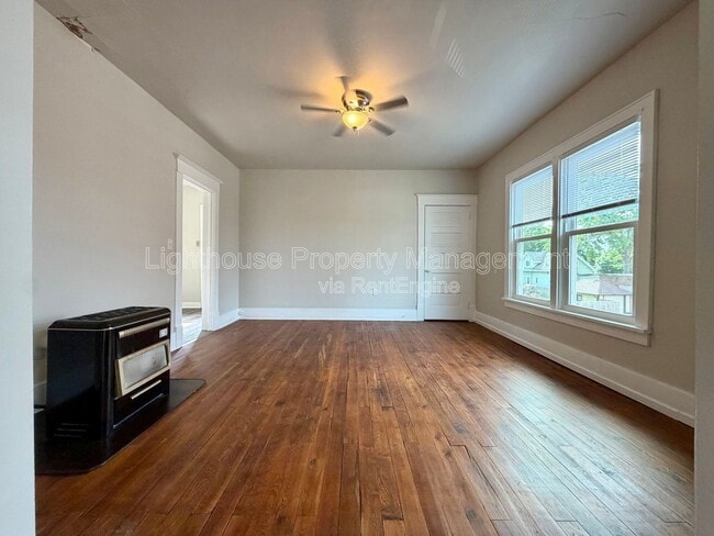 Building Photo - 1242 Davis Ave NW