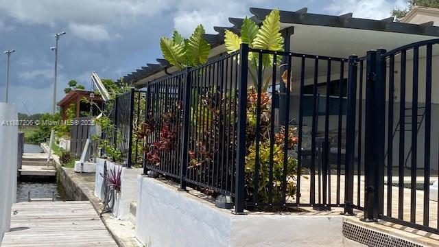 Building Photo - 6020 SW 17th Ct