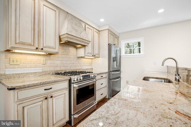 Building Photo - 2238 Meridian St