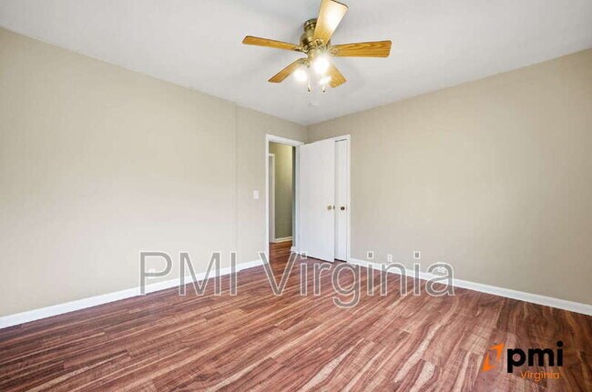 Building Photo - 2707 Martone Rd