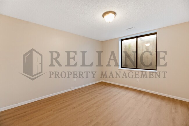 Building Photo - 1417 S Goebel Cir