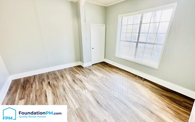 Building Photo - 888 Looney Ave
