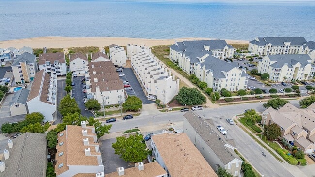 Building Photo - 3203 Page Ave