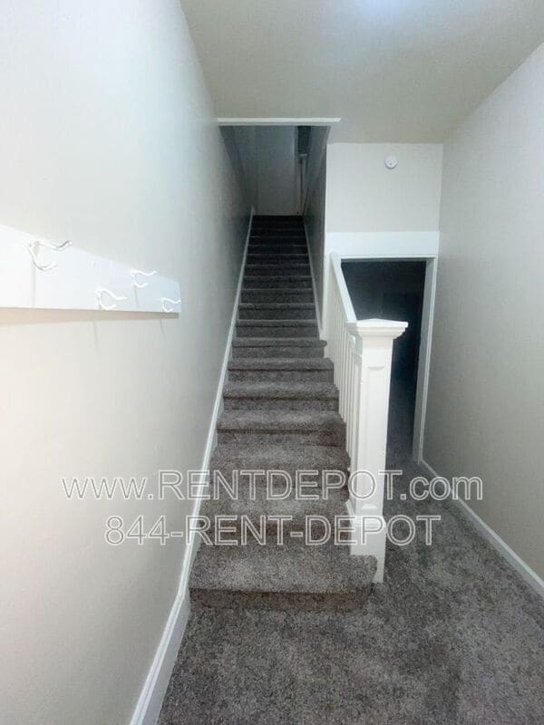 Building Photo - 816-818 W. Iowa St.