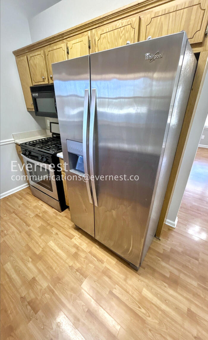 Building Photo - 33 Cathedral Heights