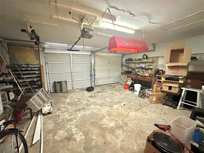 Building Photo - 1765 Hialeah Dr
