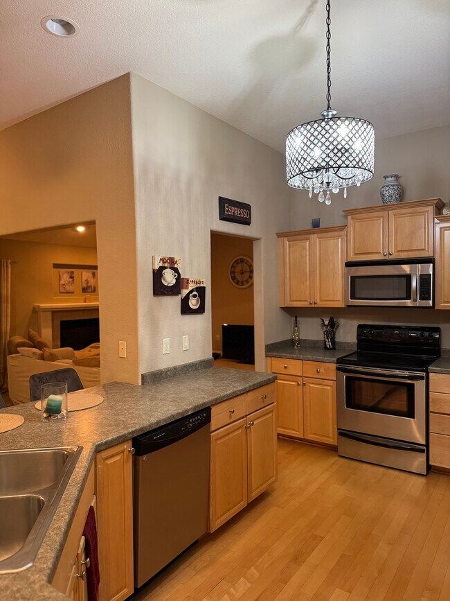 Building Photo - 1850 Stoney Ln