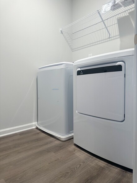 Building Photo - 479 Crown Dr