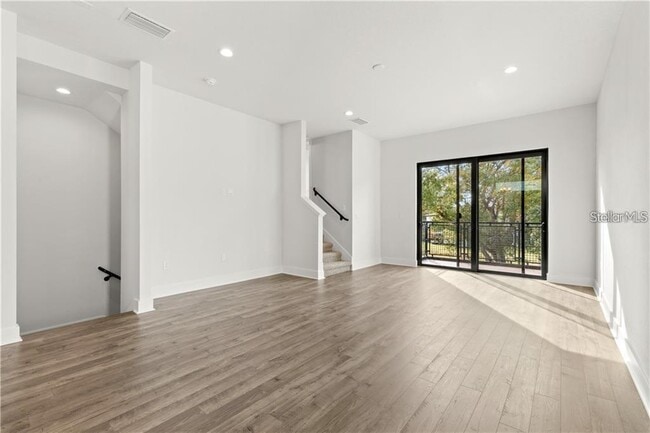Building Photo - 4810 W McElroy Ave