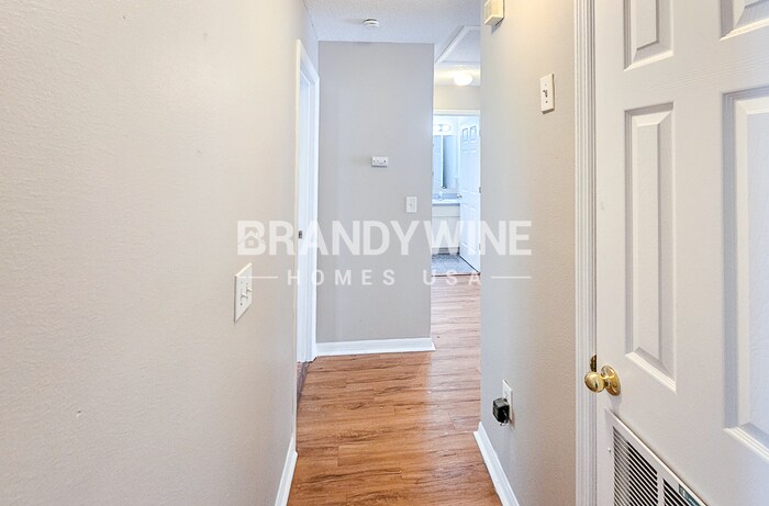 Building Photo - 8705 Ruth Pl