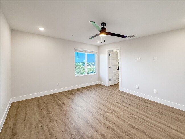 Building Photo - 5611 Mobeetie Lp