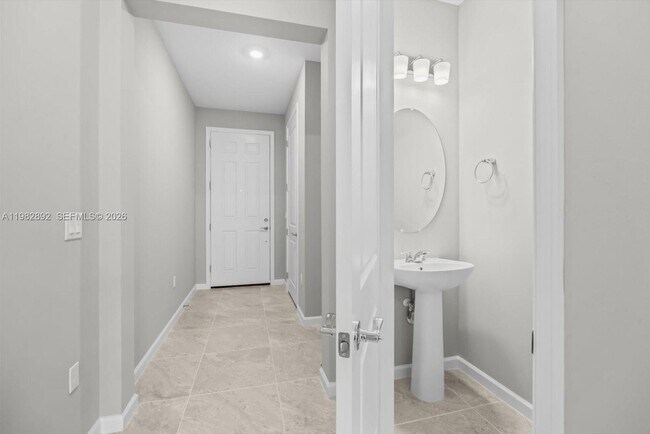 Building Photo - 2880 SE Federal Hwy