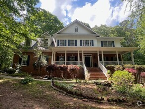 Building Photo - Large, beautiful home in Oconee!