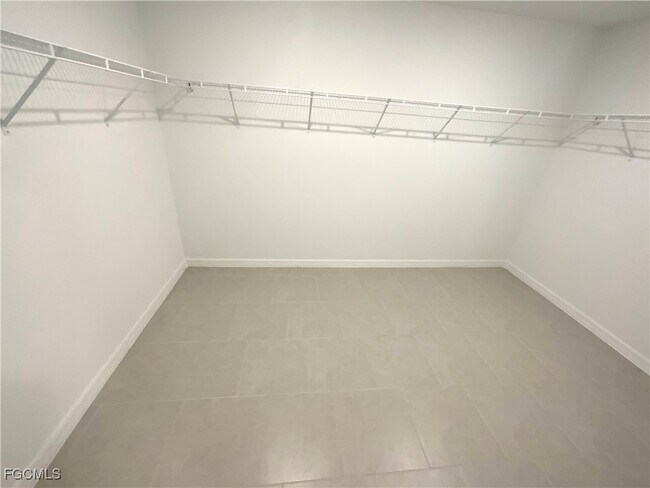 Building Photo - 11961 Savanna Lks Blvd