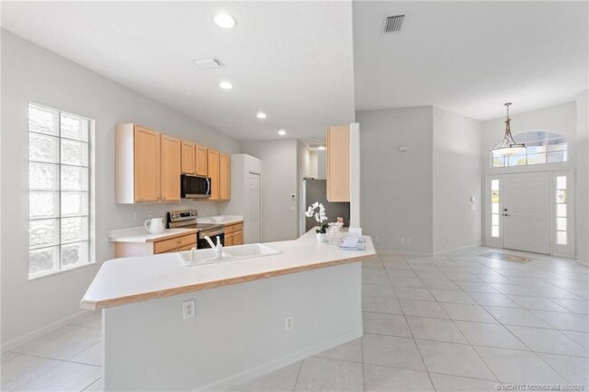 Building Photo - 1327 NW Mossy Oak Way