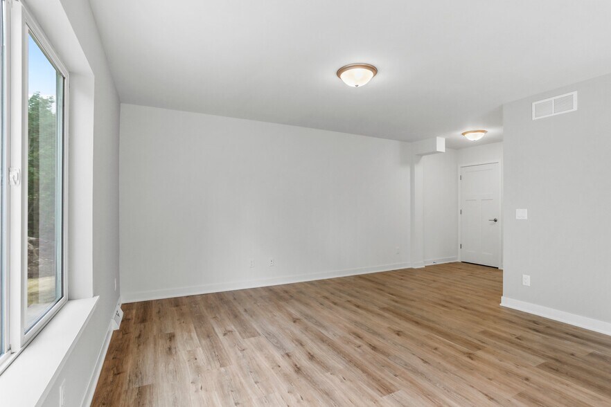 Living - 200 Chalet Dr