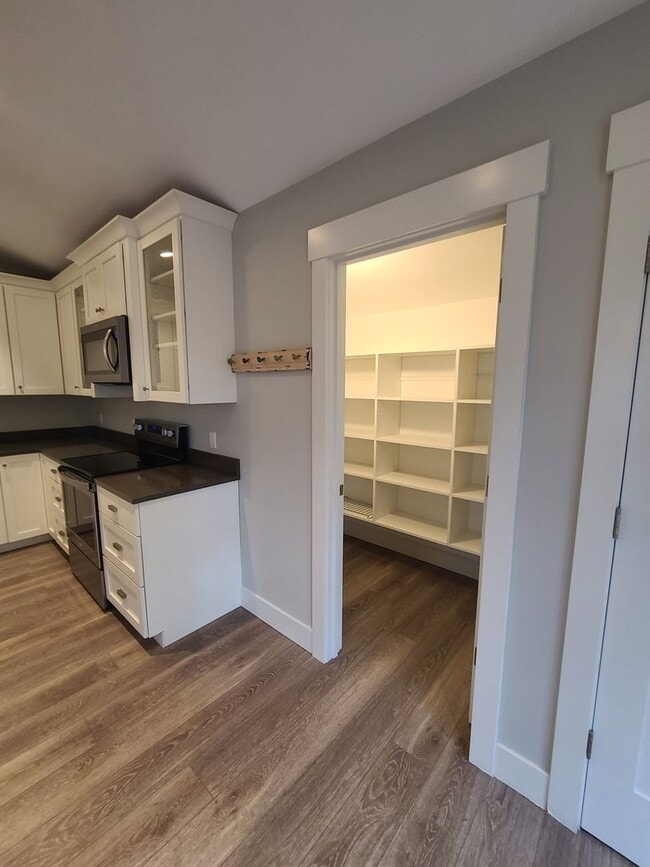 Building Photo - 2 bed, 2 bath newer construction condo