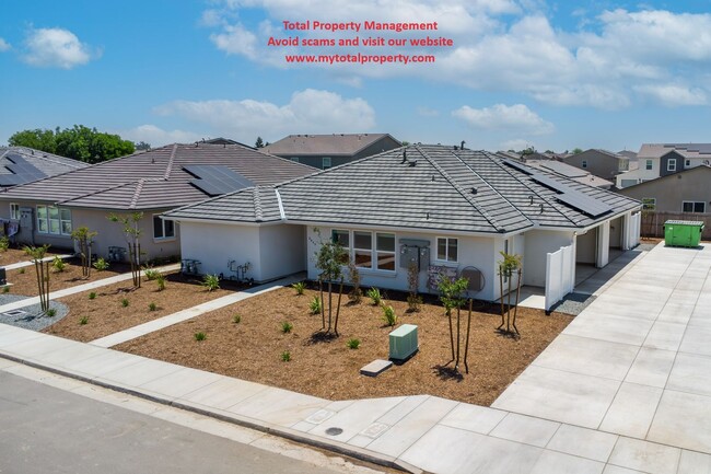 Primary Photo - 2467 Oakmont Cir