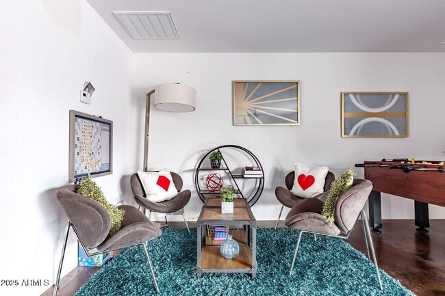 Building Photo - 5002 N 38th Pl