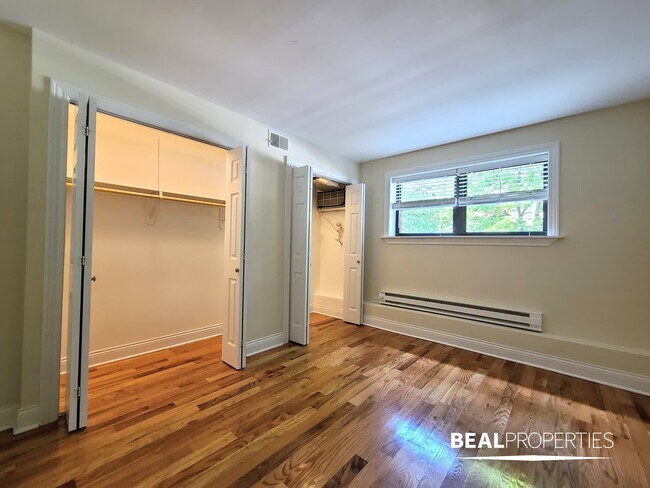Building Photo - 555 W Arlington Pl