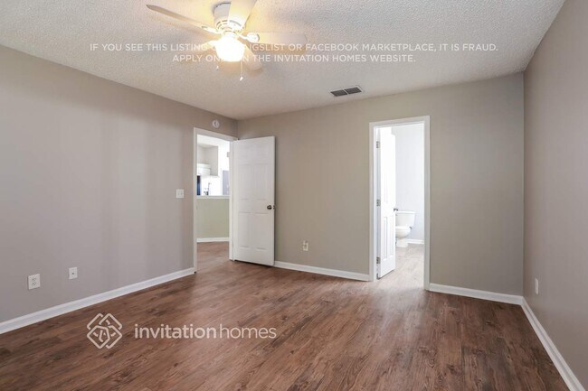 Building Photo - 1736 Northglen Cir