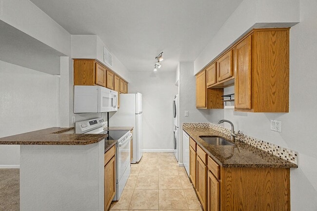 Building Photo - 5995 N 78th St