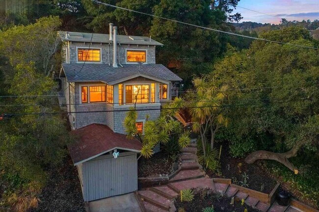 Building Photo - Beautiful Lincoln Heights Retreat W/ Chef’s Kitchen & Expansive Deck