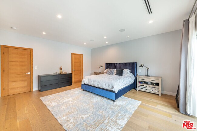 Building Photo - 4629 Cerro Verde Pl