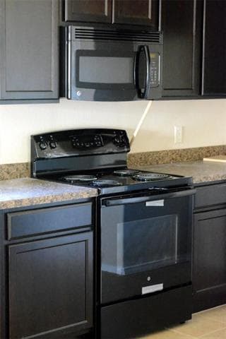 Building Photo - 704 Westgate Ct