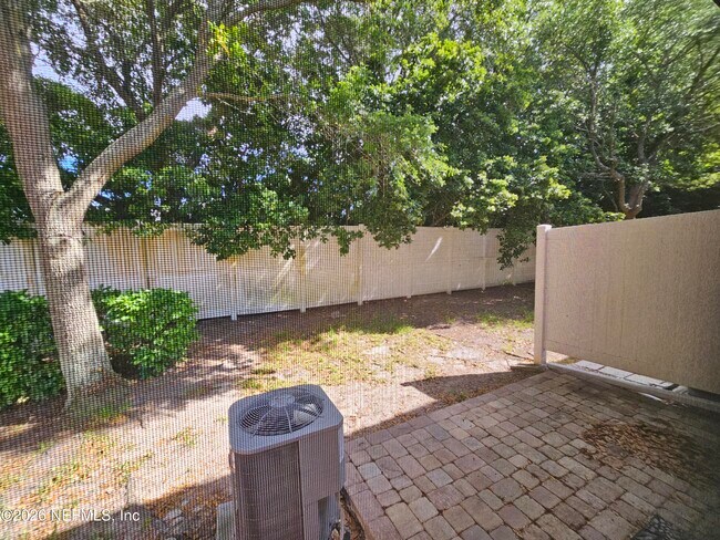 Building Photo - 6194 High Tide Blvd