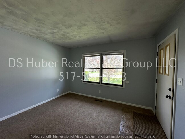 Building Photo - 326 E Sycamore-