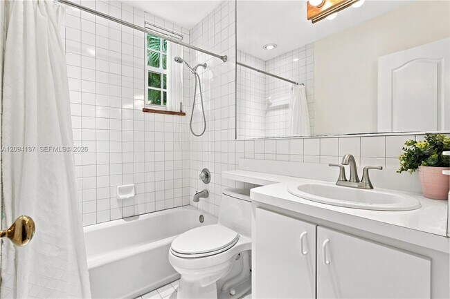 Building Photo - 3141 Peachy St