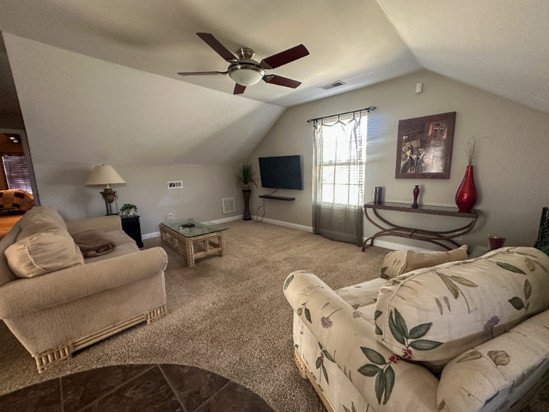 Building Photo - 288 38th Ave N