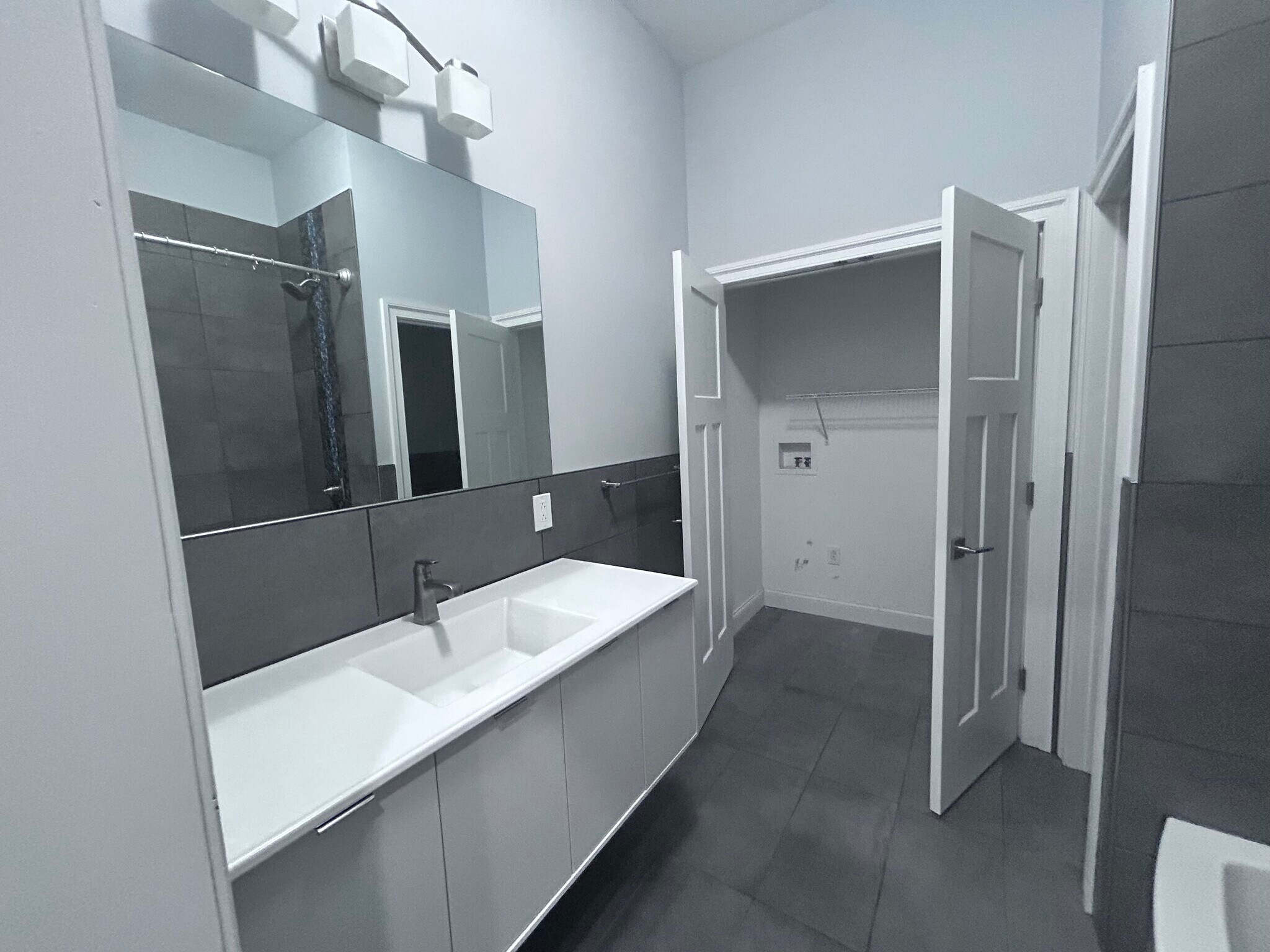 Main Bath W/D Hookup - 13 Chester St