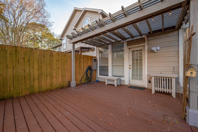 Building Photo - 2330 Everest Way