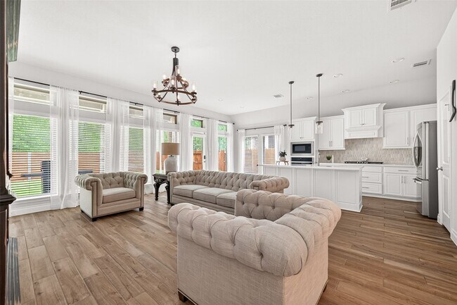 Building Photo - 17171 Crimson Crest Dr
