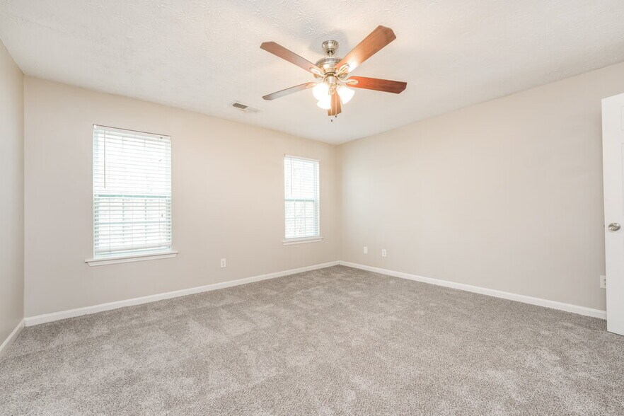 Building Photo - 728 Stonebridge Park Cir
