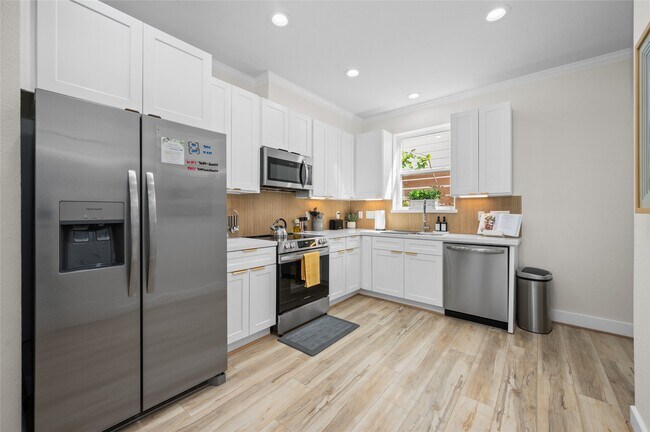 Building Photo - 7089 Tierwester St