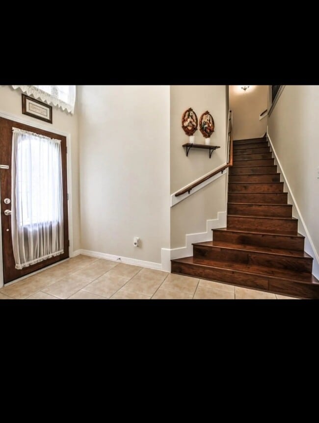 Building Photo - 24526 Avellino Ct