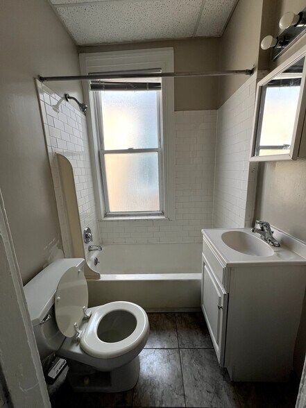 Building Photo - 4059 Sansom St