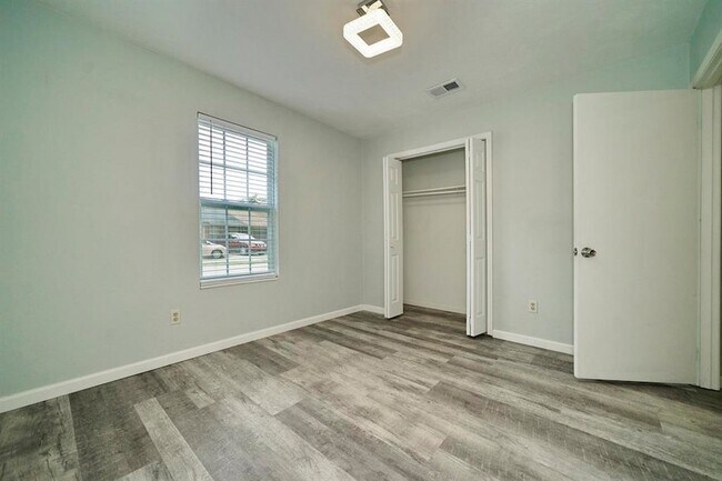 Building Photo - 3421 N Carnation Ct
