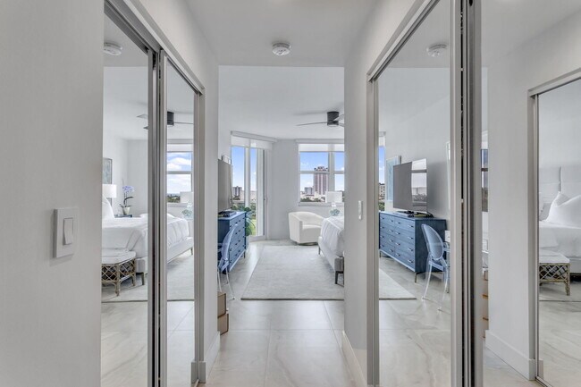 Building Photo - 500 SE Mizner Blvd