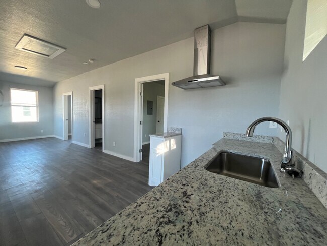 Building Photo - 2714 Observation Dr