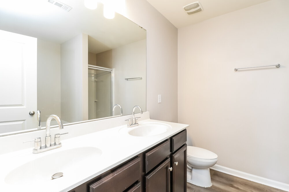 Building Photo - 1924 Eastway Dr