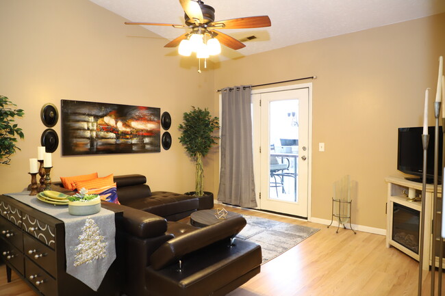 Beautiful Living room - 10124 Carnation Court