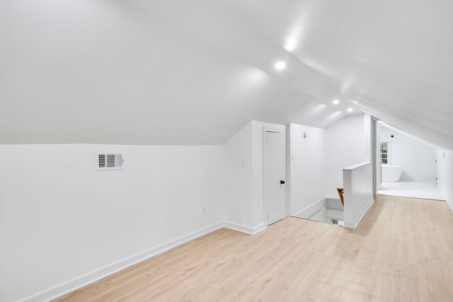 Building Photo - 1967 Browns Mill Rd SE