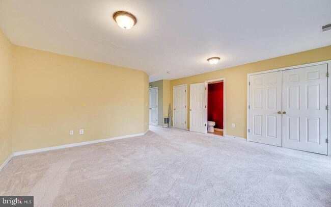Building Photo - 11485 Carriage Gate Ct