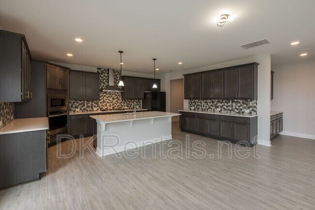 Building Photo - 508 Blackberry Ln