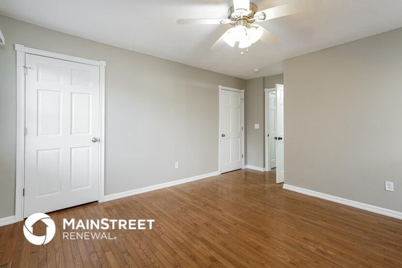 Building Photo - 305 Station St E