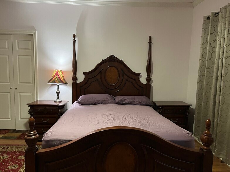 Building Photo - 6855 Bellgreen Dr